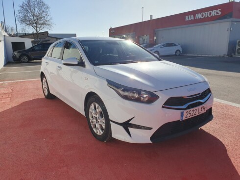 Foto impresión del anuncio Kia Ceed 1.0 T-GDi 74kW (100CV) Drive de Ocasión en Madrid