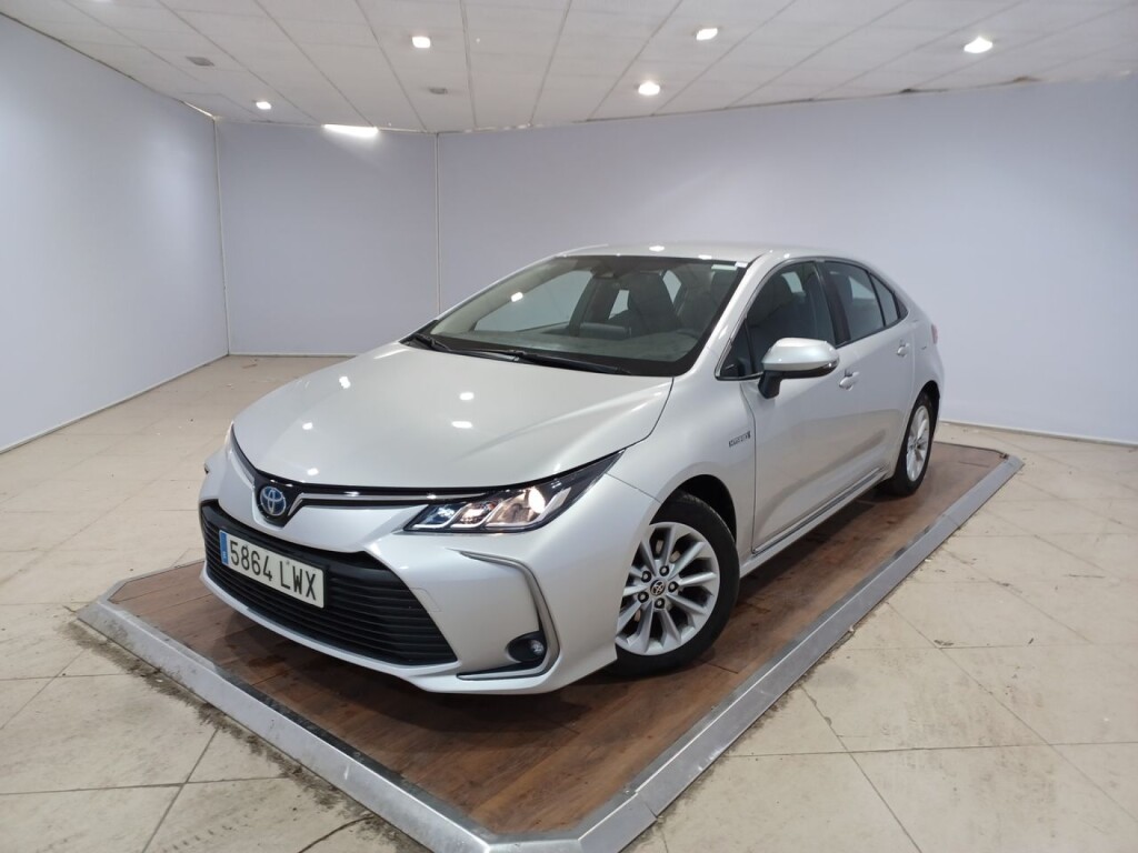 Foto impresión del anuncio Toyota Corolla 1.8 125H ACTIVE TECH E-CVT SEDAN de Ocasión en Madrid