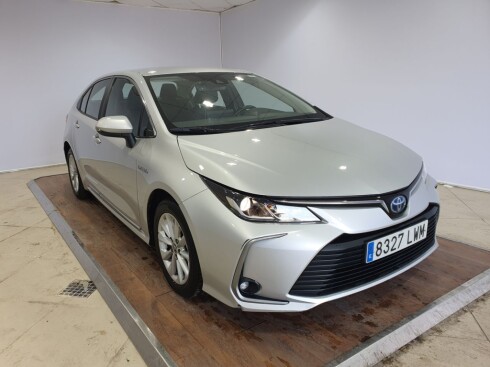 Foto impresión del anuncio Toyota Corolla 1.8 125H ACTIVE TECH E-CVT SEDAN de Ocasión en Madrid