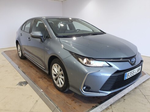 Foto impresión del anuncio Toyota Corolla 1.8 125H ACTIVE TECH E-CVT SEDAN de Ocasión en Madrid