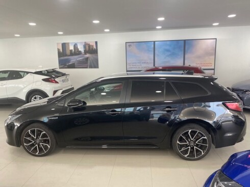Foto impresión del anuncio Toyota Corolla 2.0 180H FEEL! E-CVT TOURING SPORT de Ocasión en Madrid
