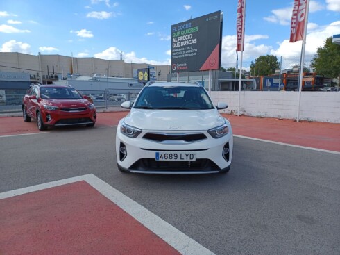 Foto impresión del anuncio Kia Stonic 1.0 T-GDi 74kW (100CV) MHEV iMT Drive de Ocasión en Madrid