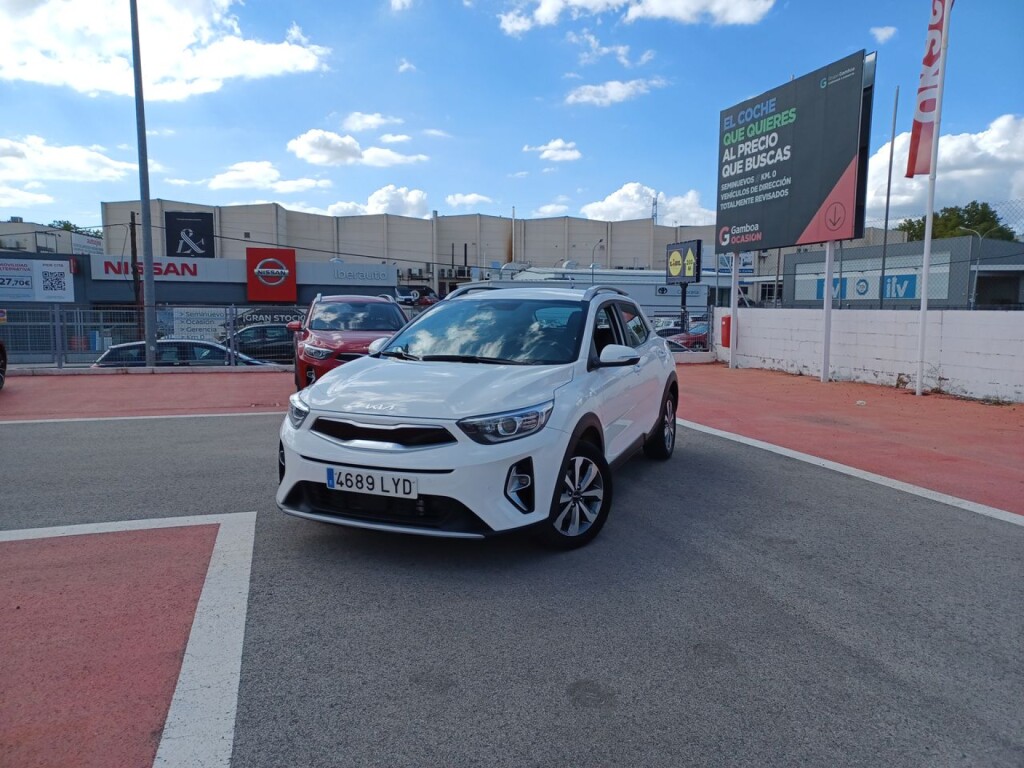 Foto impresión del anuncio Kia Stonic 1.0 T-GDi 74kW (100CV) MHEV iMT Drive de Ocasión en Madrid