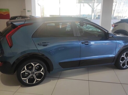 Foto impresión del anuncio Kia Niro 1.6 GDi PHEV 135kW (183CV) Emotion de Ocasión en Madrid