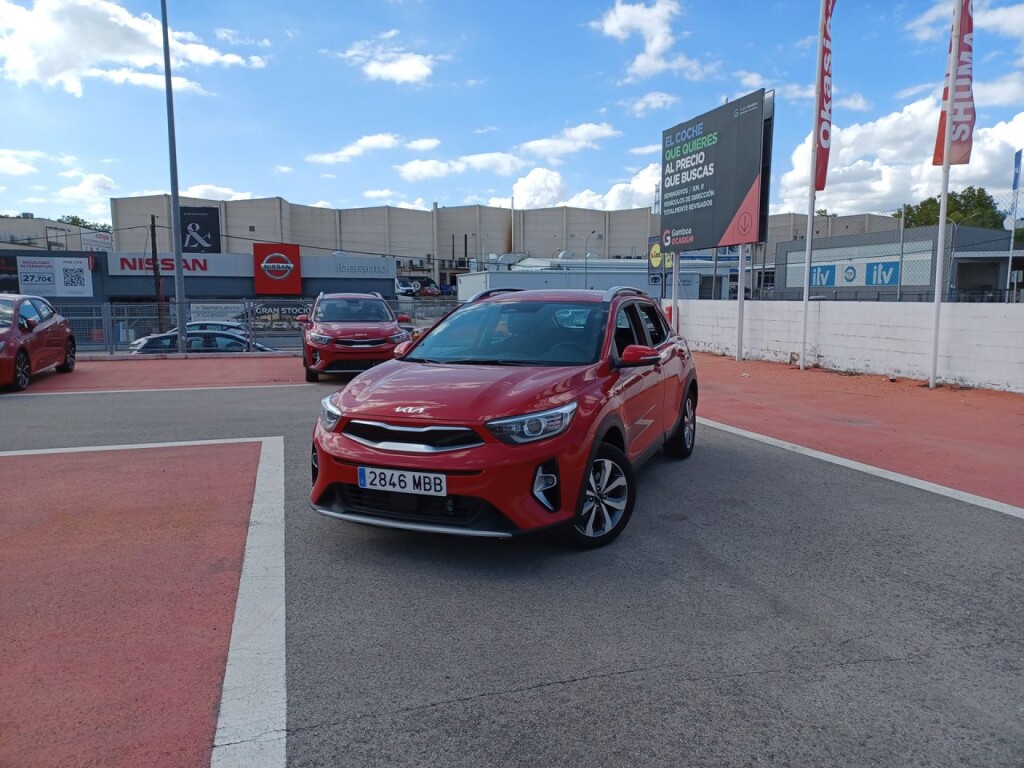 Foto impresión del anuncio Kia Stonic 1.0 T-GDi 74kW (100CV) MHEV iMT Drive de Ocasión en Madrid