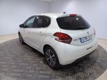 Foto 5 del anuncio Peugeot 208 5P ALLURE 1.2L PureTech 81KW (110CV) S&S de Ocasión en Madrid