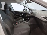 Foto 7 del anuncio Peugeot 208 5P ALLURE 1.2L PureTech 81KW (110CV) S&S de Ocasión en Madrid