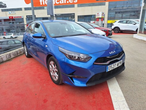 Foto impresión del anuncio Kia Ceed 1.0 T-GDi 88kW (120CV) Drive  de Ocasión en Madrid