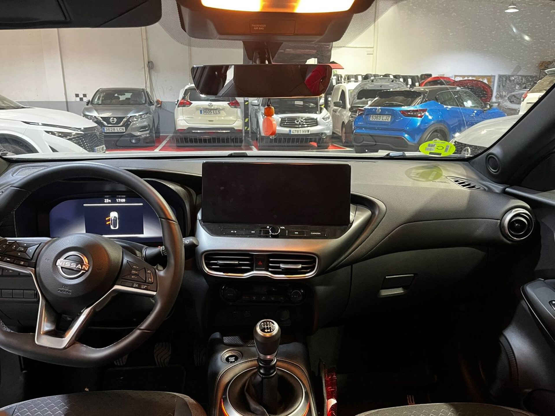 Foto 4 del anuncio Nissan Juke DIG-T 84 kW (114 CV) 6M/T N-Connecta  de Ocasión en Madrid