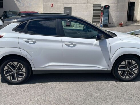 Foto impresión del anuncio Hyundai Kona 150kW EV Tecno 2C  de Ocasión en Madrid