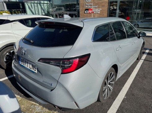 Foto impresión del anuncio Toyota Corolla 2.0 180H STYLE E-CVT TOURING SPORT  de Ocasión en Madrid