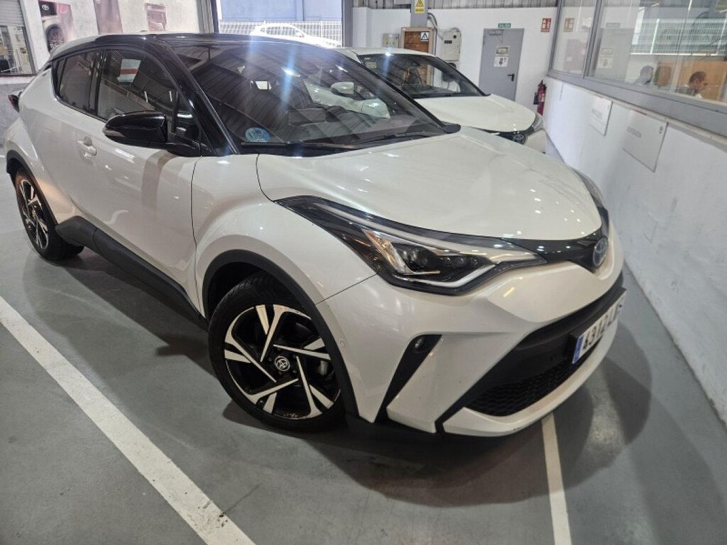 Foto impresión del anuncio Toyota C-HR 2.0 180H Advance  de Ocasión en Madrid