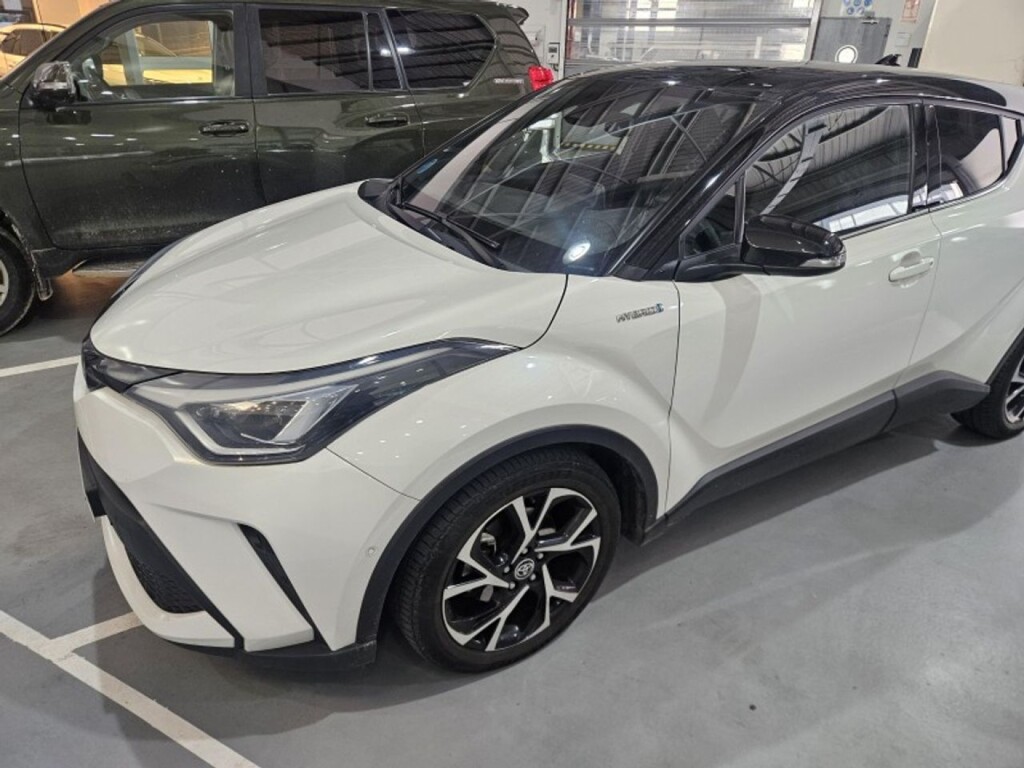 Foto impresión del anuncio Toyota C-HR 2.0 180H Advance  de Ocasión en Madrid