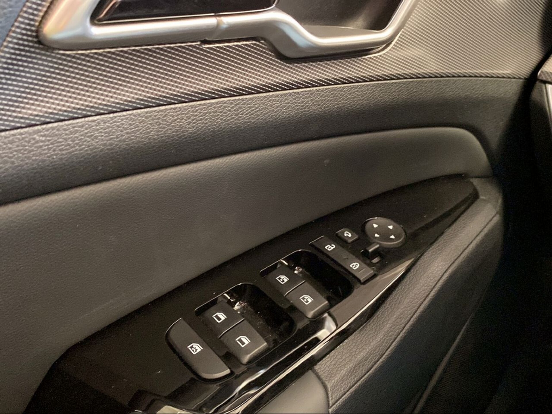 Foto 15 del anuncio Kia Sportage 1.6 T-GDi PHEV 198kW (265CV) Tech 4x4  de Ocasión en Madrid