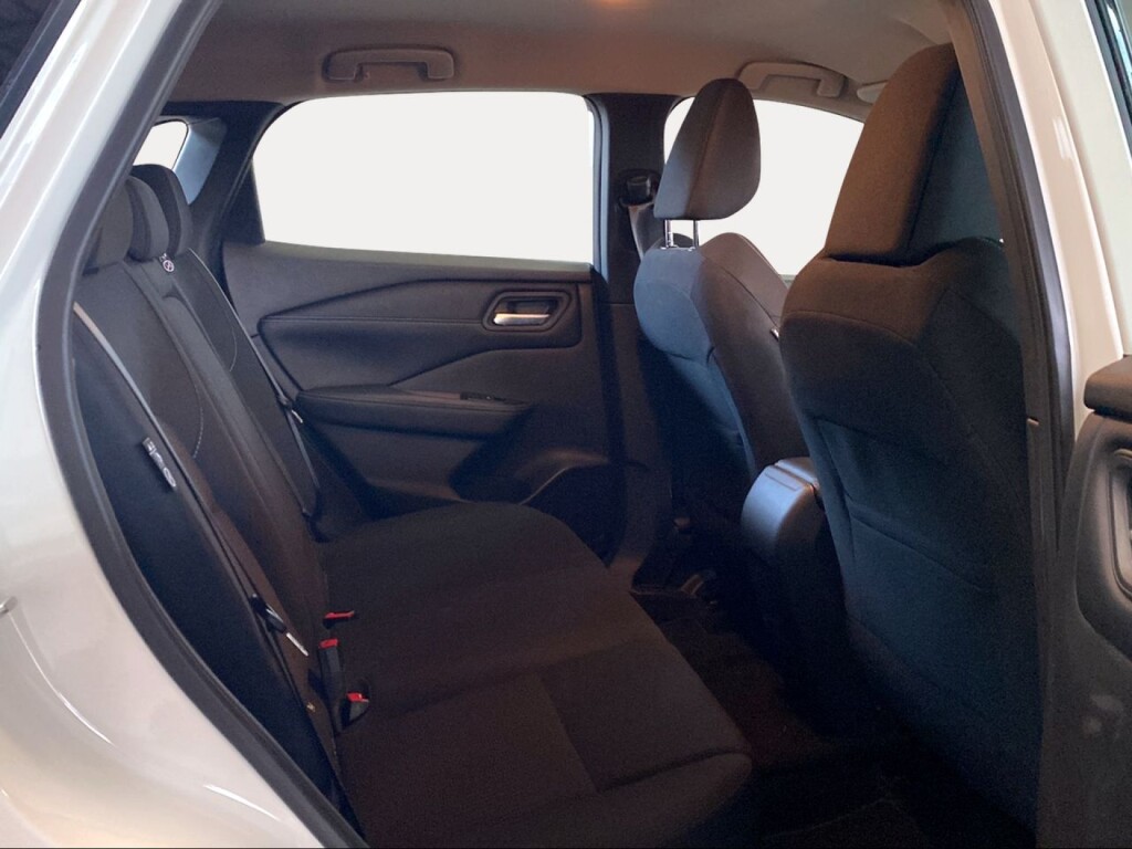 Foto 9 del anuncio Nissan Qashqai DIG-T 103kW (140CV) mHEV 4x2 Acenta  de Ocasión en Madrid