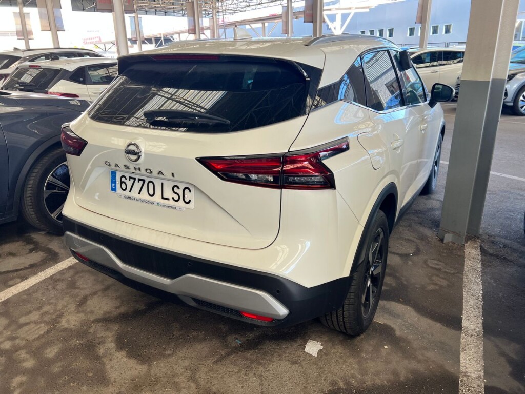 Foto 3 del anuncio Nissan Qashqai DIG-T 116kW mHEV Xtronic Prem.Edit. Bit.  de Ocasión en Madrid