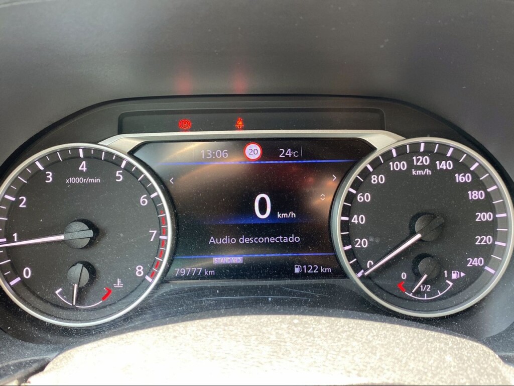 Foto 12 del anuncio Nissan Juke DIG-T 84 kW (114 CV) 6M/T Kiiro  de Ocasión en Madrid