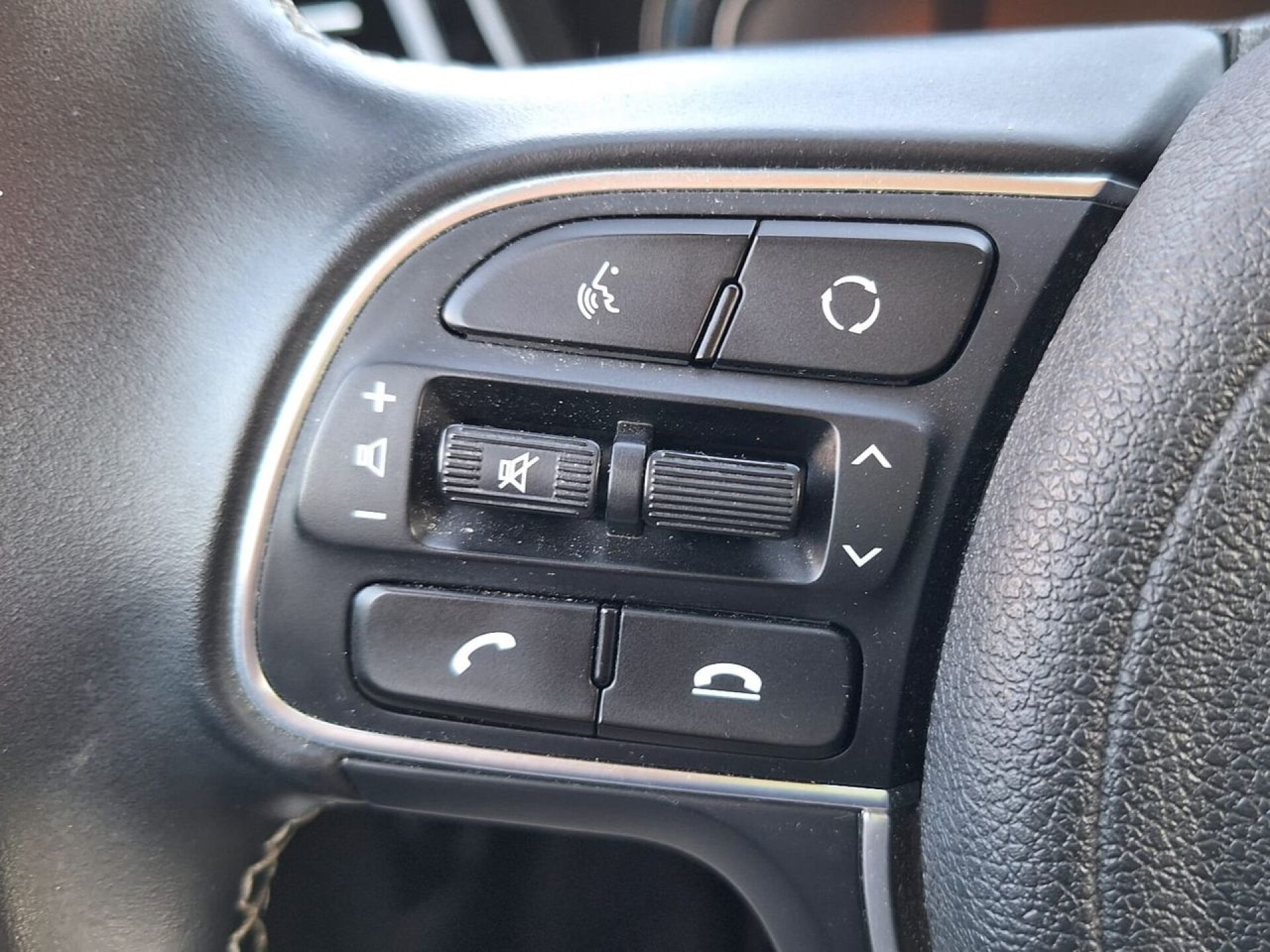 Foto 10 del anuncio Kia Niro 1.6 GDi PHEV 104kW (141CV) Concept  de Ocasión en Madrid