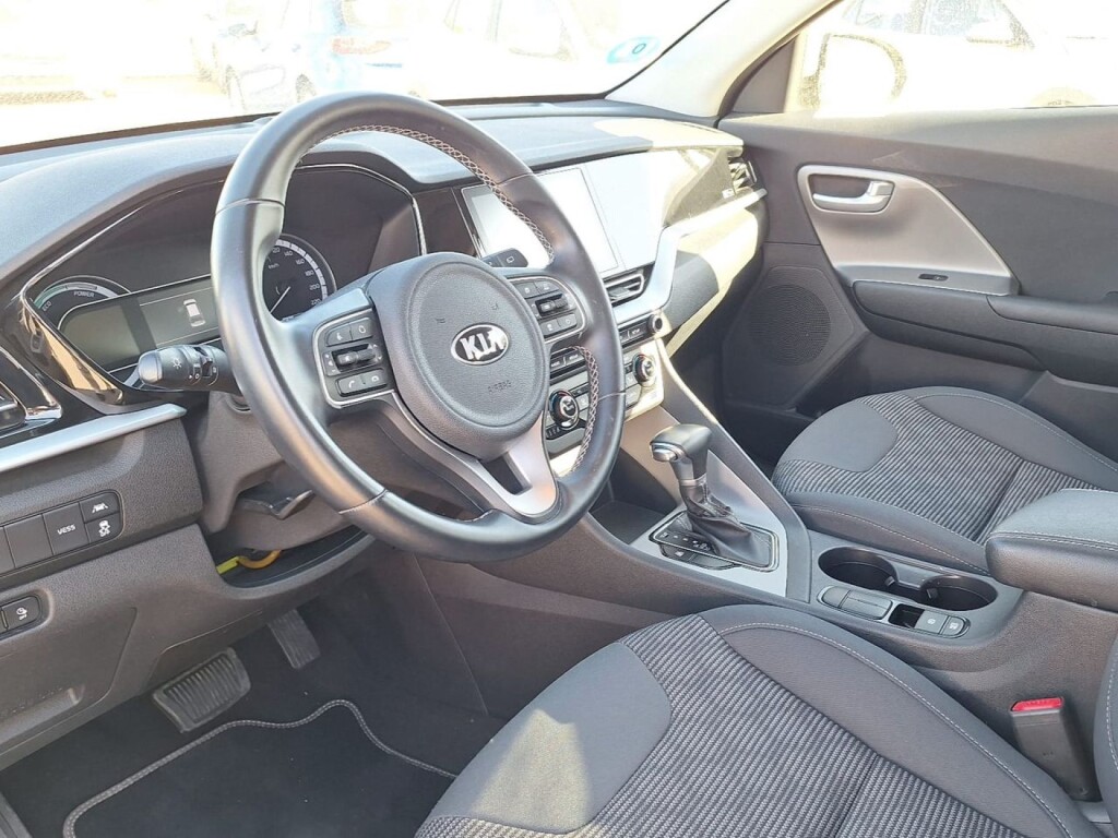 Foto 9 del anuncio Kia Niro 1.6 GDi PHEV 104kW (141CV) Concept  de Ocasión en Madrid