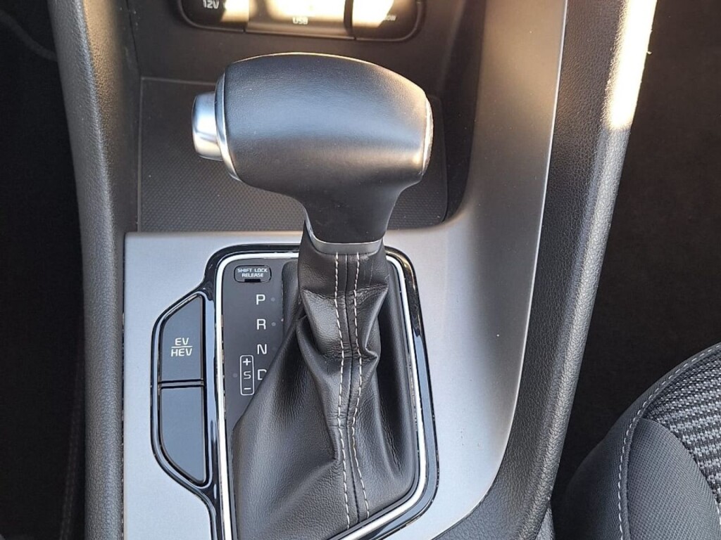 Foto 15 del anuncio Kia Niro 1.6 GDi PHEV 104kW (141CV) Concept  de Ocasión en Madrid