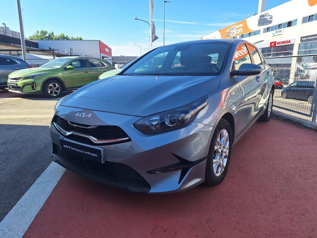 Foto impresión del anuncio Kia Ceed 1.0 T-GDi 88kW (120CV) Drive  de Ocasión en Madrid