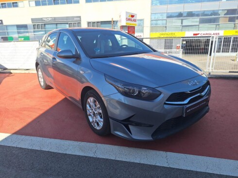 Foto impresión del anuncio Kia Ceed 1.0 T-GDi 88kW (120CV) Drive  de Ocasión en Madrid