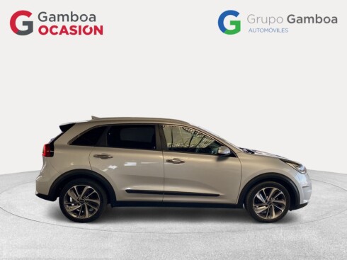 Foto impresión del anuncio Kia Niro 1.6 GDi Híbrido 104kW (141CV) Emotion  de Ocasión en Madrid
