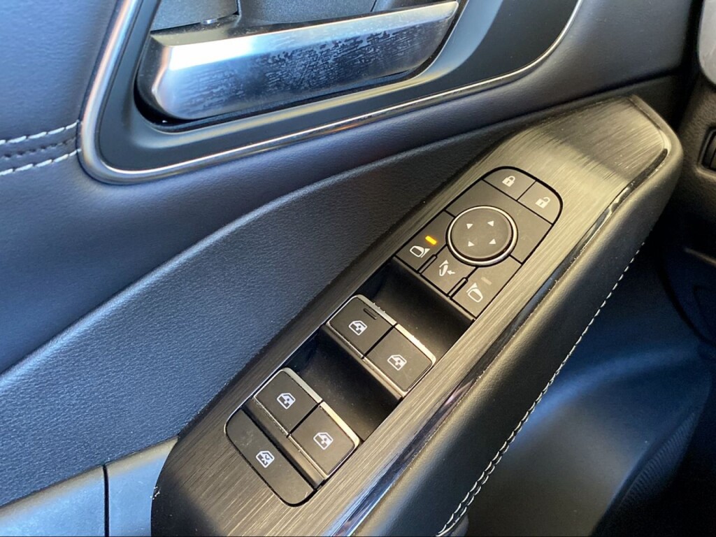 Foto 15 del anuncio Nissan Qashqai DIG-T 103kW (140CV) mHEV 4x2 Tekna  de Ocasión en Madrid