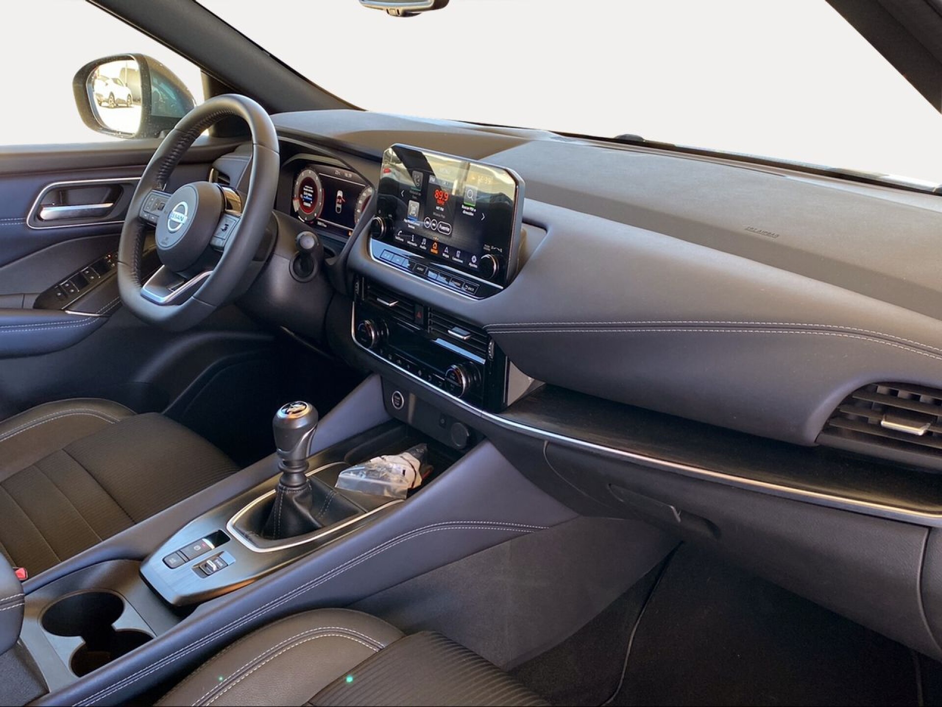 Foto 8 del anuncio Nissan Qashqai DIG-T 103kW (140CV) mHEV 4x2 Tekna  de Ocasión en Madrid