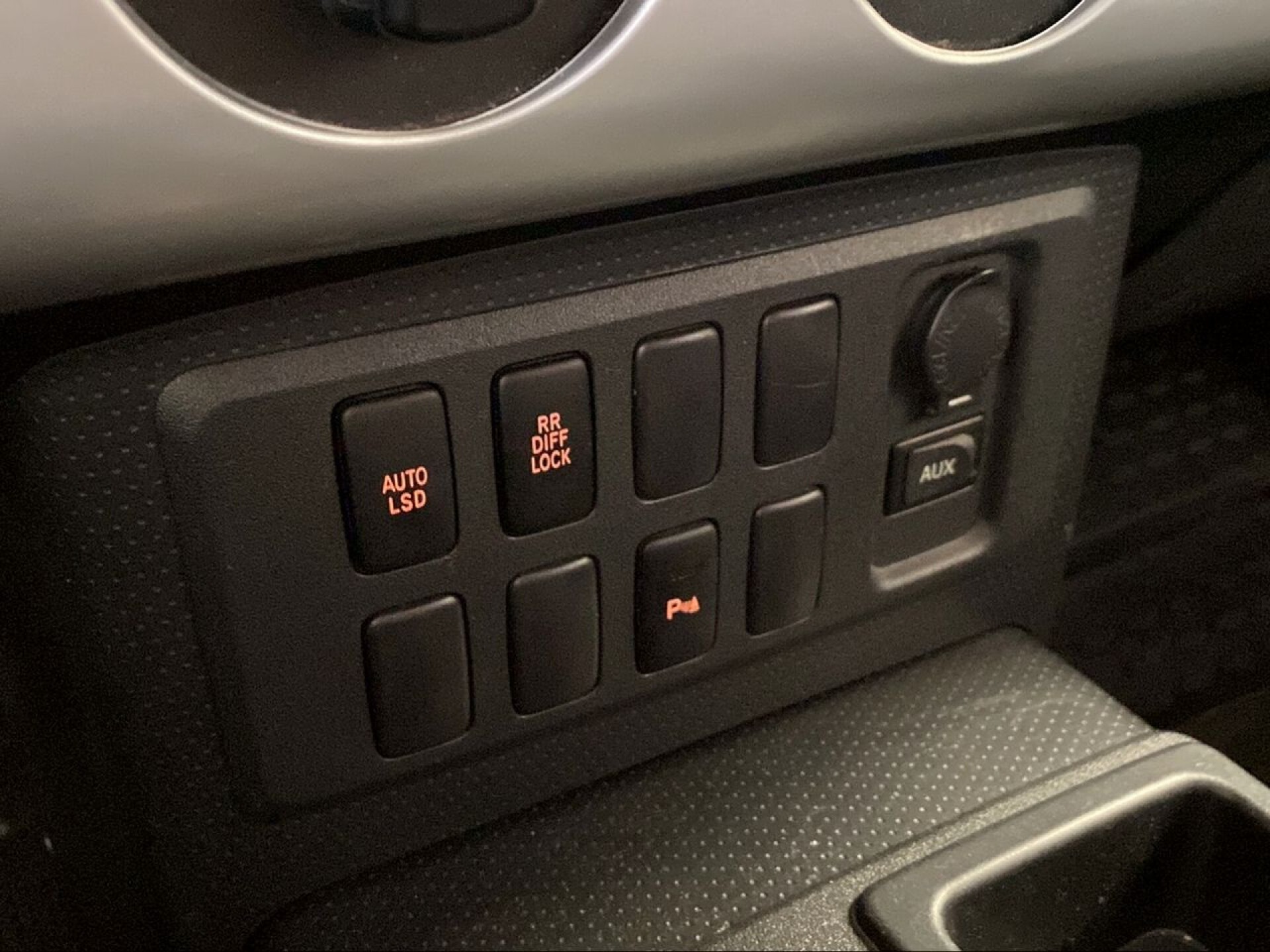 Foto 16 del anuncio Toyota FJ Cruiser 4.0 V6 261CV AT 4WD  de Ocasión en Madrid