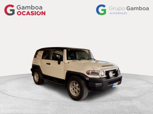 Foto impresión del anuncio Toyota FJ Cruiser 4.0 V6 261CV AT 4WD  de Ocasión en Madrid