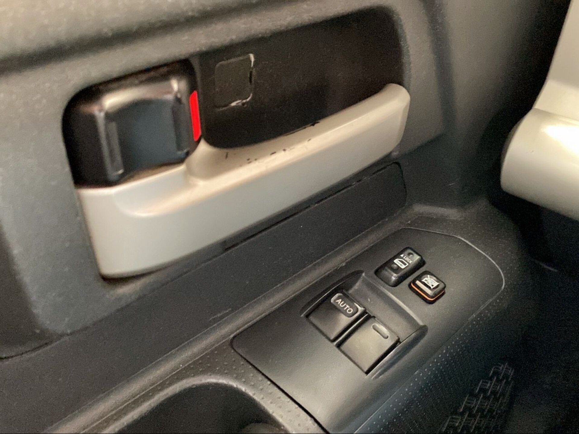 Foto 15 del anuncio Toyota FJ Cruiser 4.0 V6 261CV AT 4WD  de Ocasión en Madrid