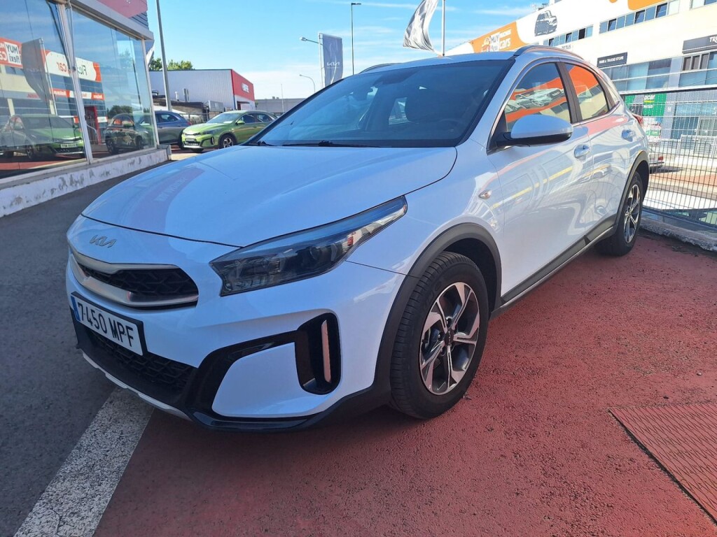 Foto impresión del anuncio Kia XCeed 1.6 MHEV iMT Drive 100kW (136CV)  de Ocasión en Madrid