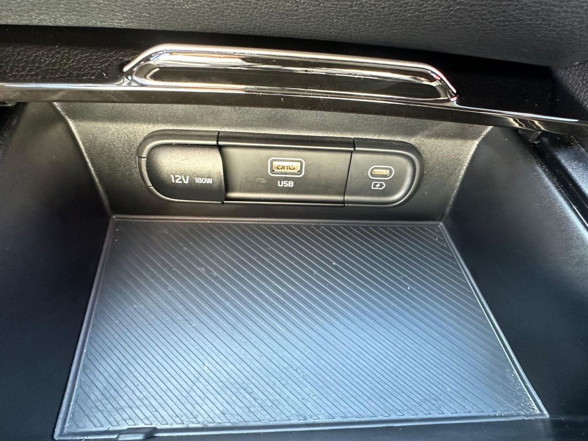 Foto 10 del anuncio Kia Sportage 1.6 T-GDi HEV 171kW (230CV) Drive 4x2  de Ocasión en Madrid