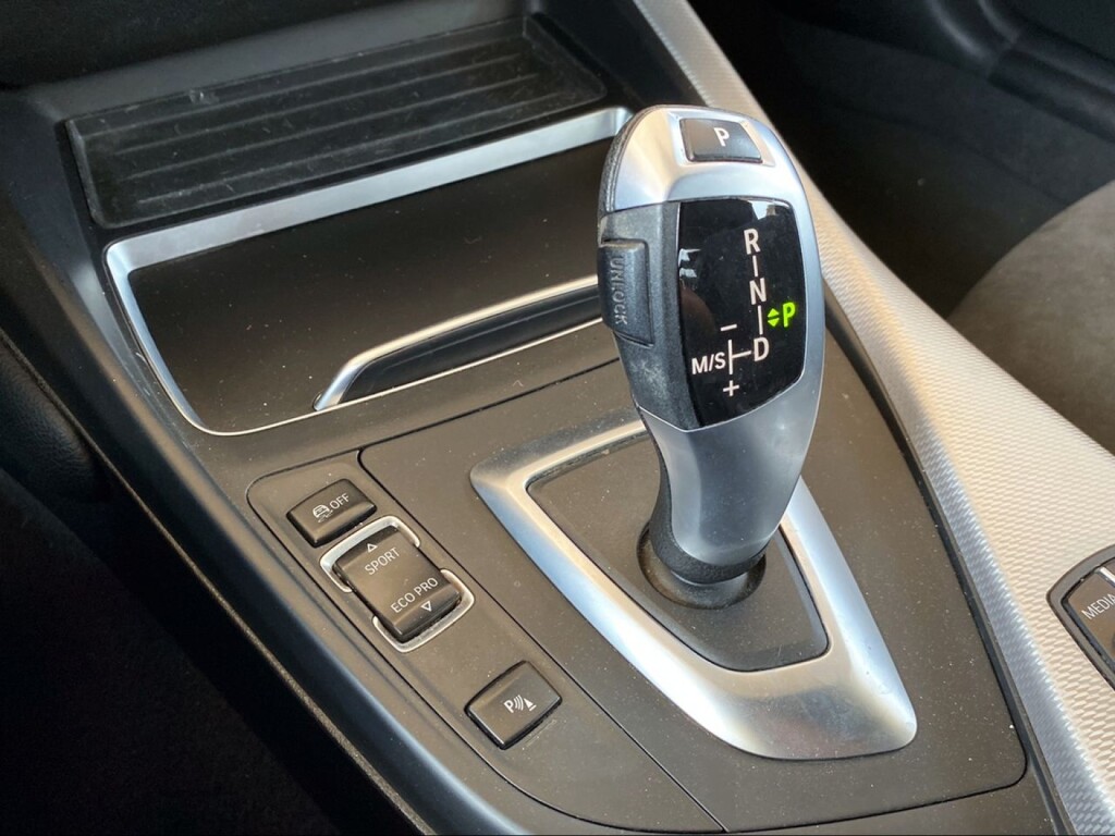 Foto 14 del anuncio BMW Serie 2 218dA Pack M de Ocasión en Madrid