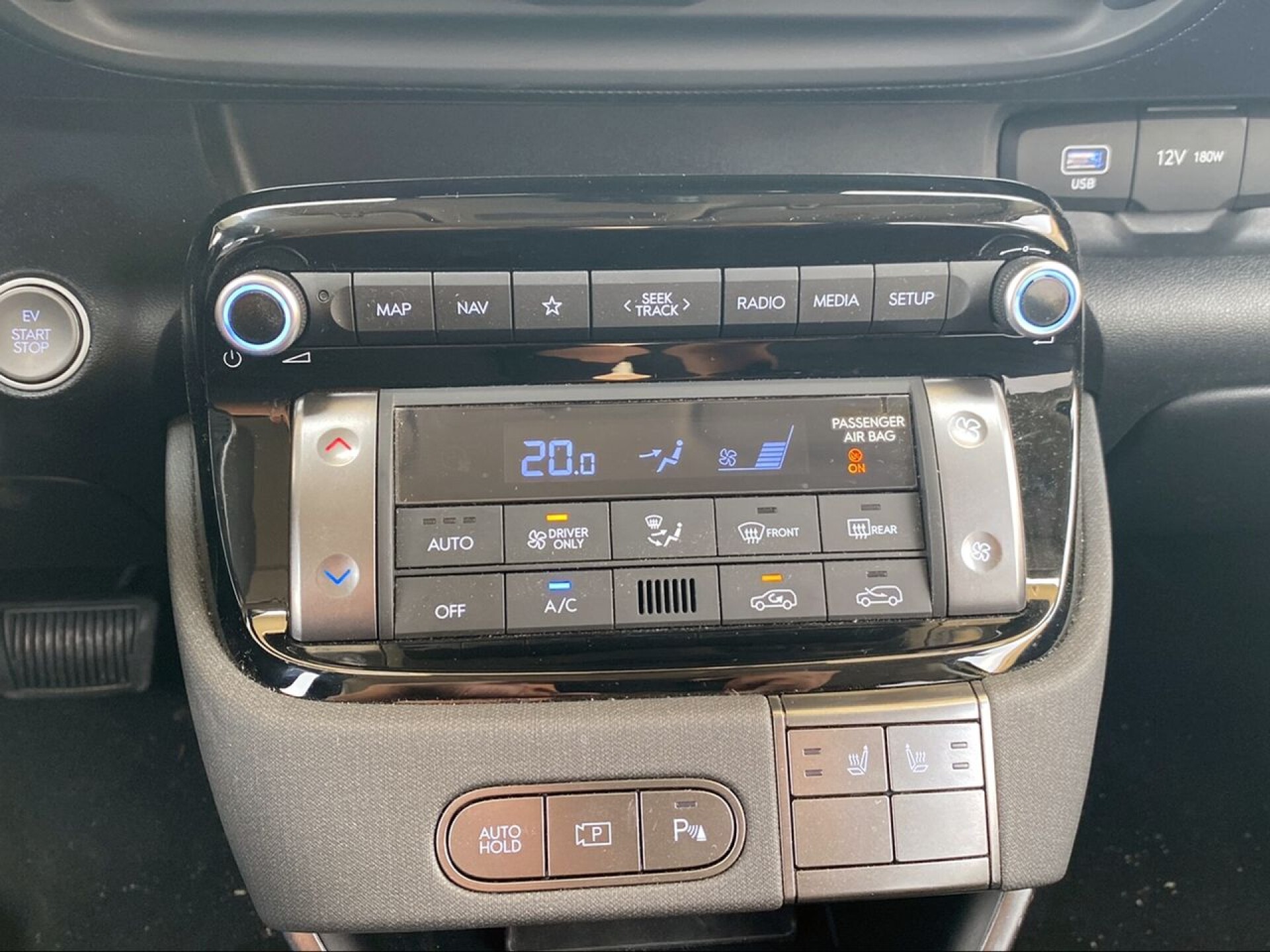 Foto 17 del anuncio Hyundai Inster 49KWH 85KW (115CV) Maxx  de Ocasión en Madrid