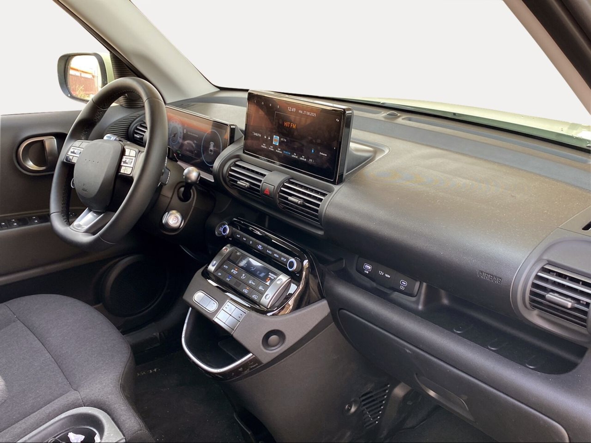 Foto 8 del anuncio Hyundai Inster 49KWH 85KW (115CV) Maxx  de Ocasión en Madrid