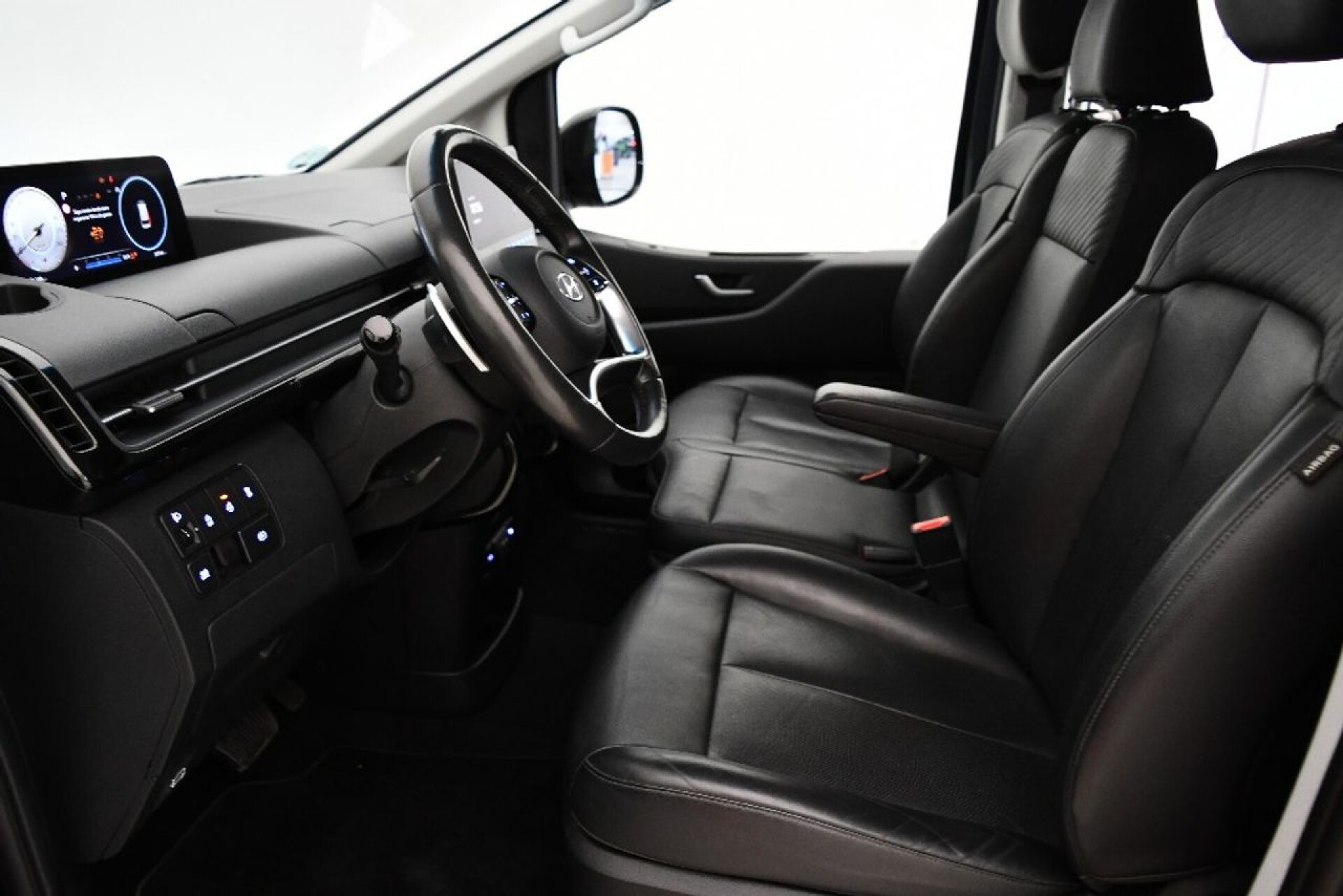 Foto 5 del anuncio Hyundai Staria 2.2 CRDI Style 4x4 9S  de Ocasión en Madrid