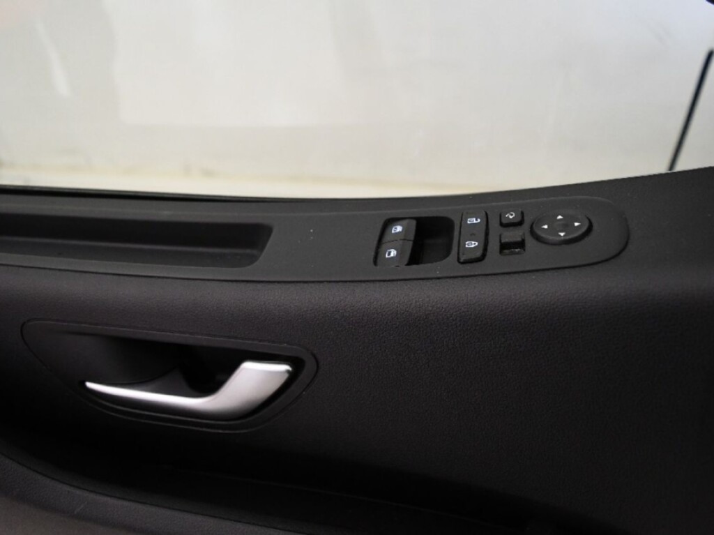 Foto 11 del anuncio Hyundai Staria 2.2 CRDI Style 4x4 9S  de Ocasión en Madrid