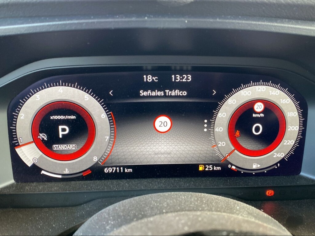 Foto 12 del anuncio Nissan Qashqai DIG-T 116kW mHEV Xtronic Tekna  de Ocasión en Madrid