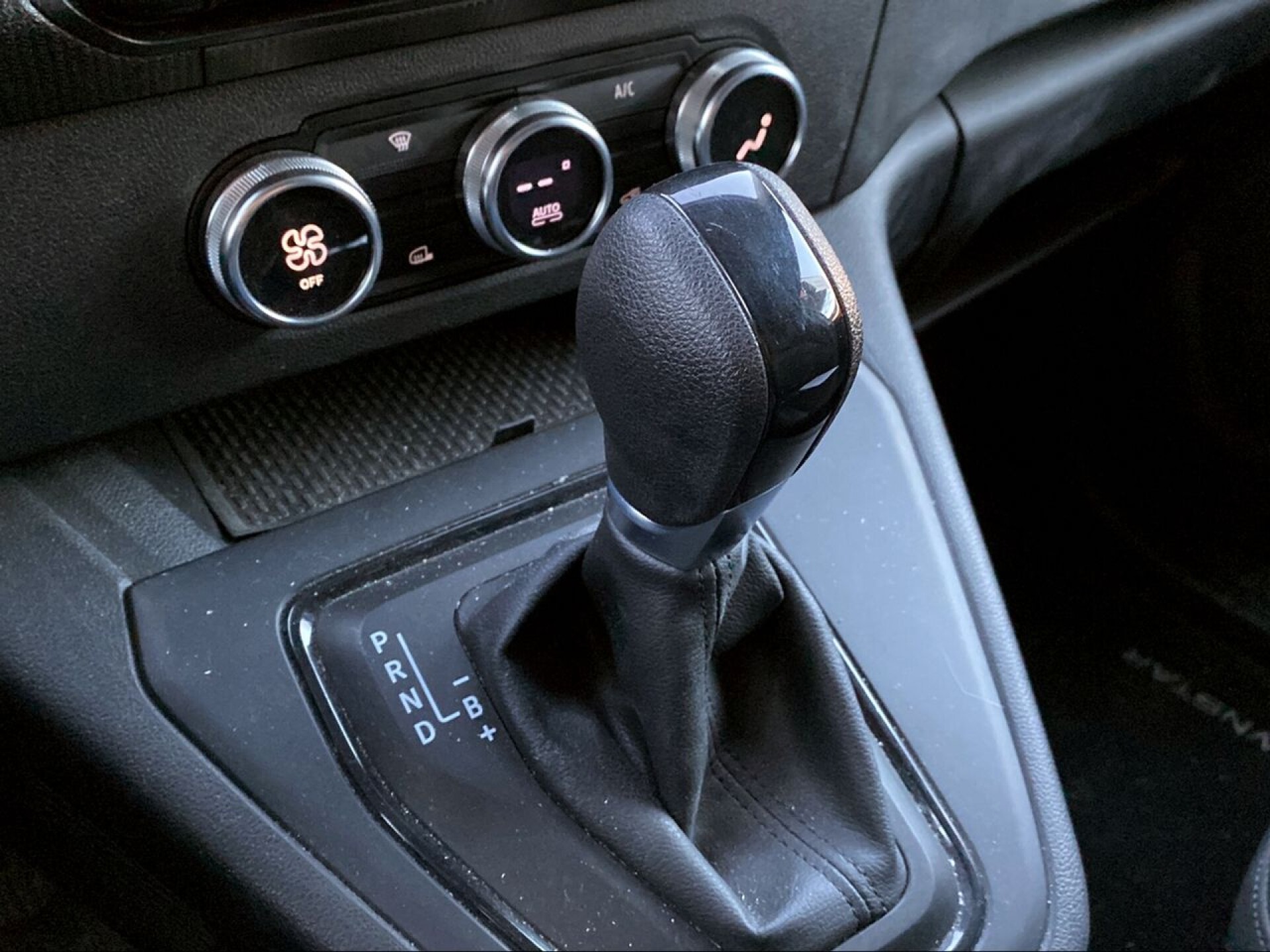 Foto 14 del anuncio Nissan Townstar FG 2plz 45kWh 90kW Confort  de Ocasión en Madrid