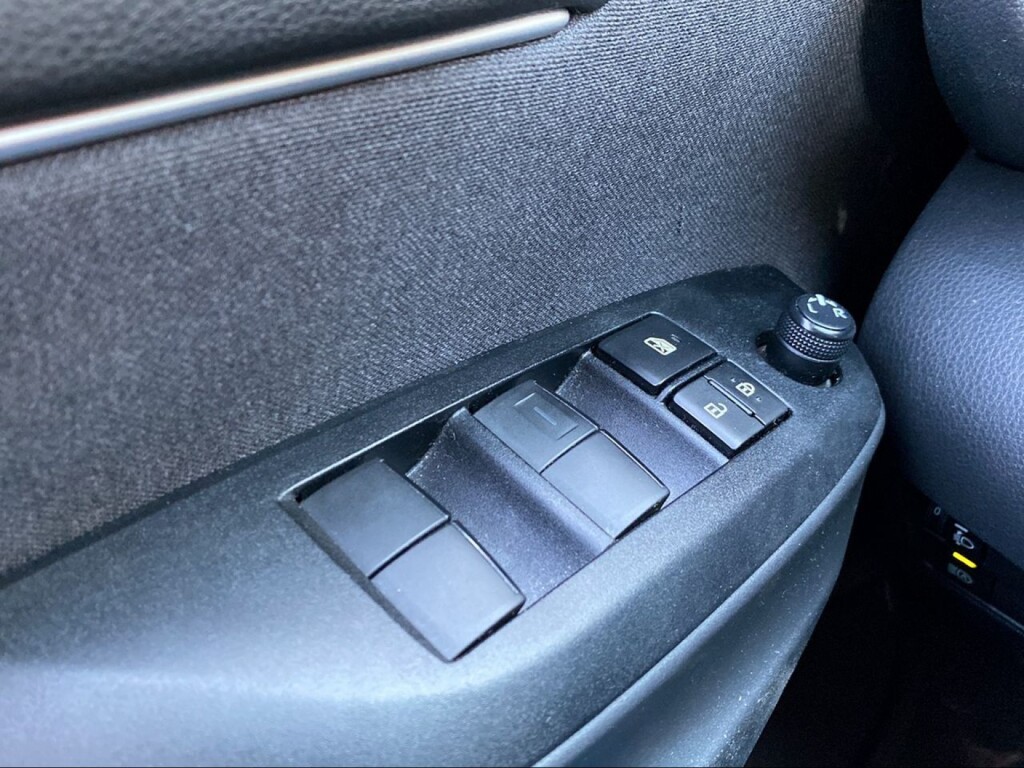 Foto 15 del anuncio Toyota Yaris 1.5 120H Active Plus  de Ocasión en Madrid