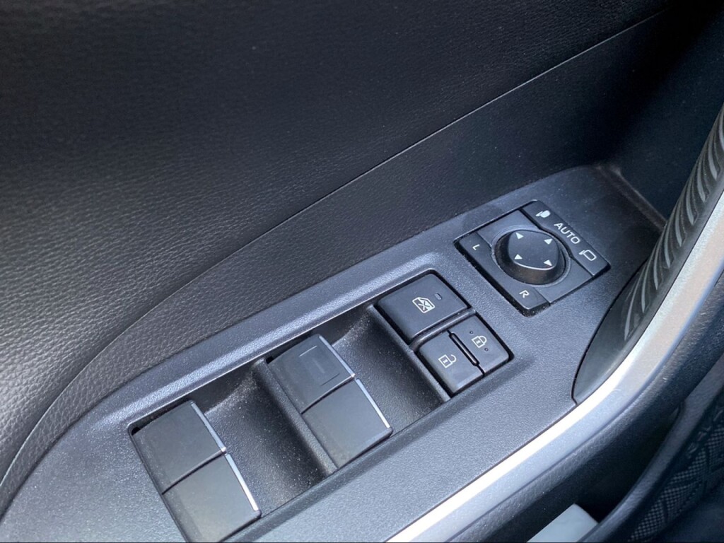 Foto 15 del anuncio Toyota Rav4 2.5l 220H Advance  de Ocasión en Madrid