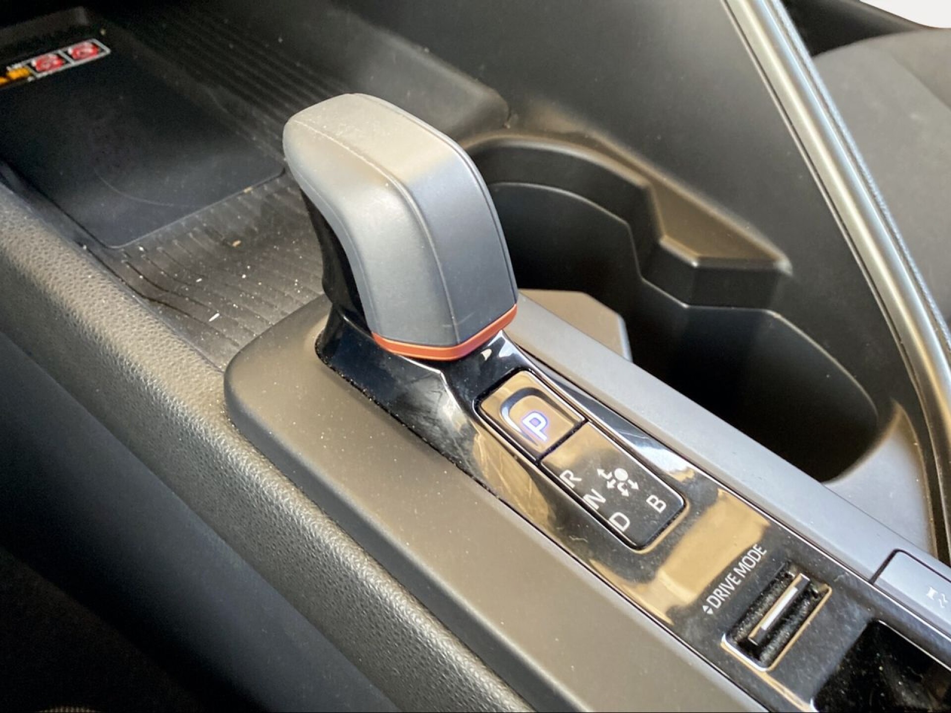 Foto 14 del anuncio Toyota C-HR 1.8 140H Advance  de Ocasión en Madrid