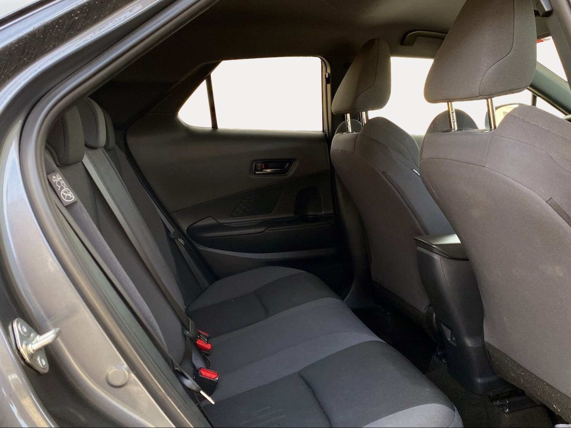 Foto 9 del anuncio Toyota C-HR 1.8 140H Advance  de Ocasión en Madrid