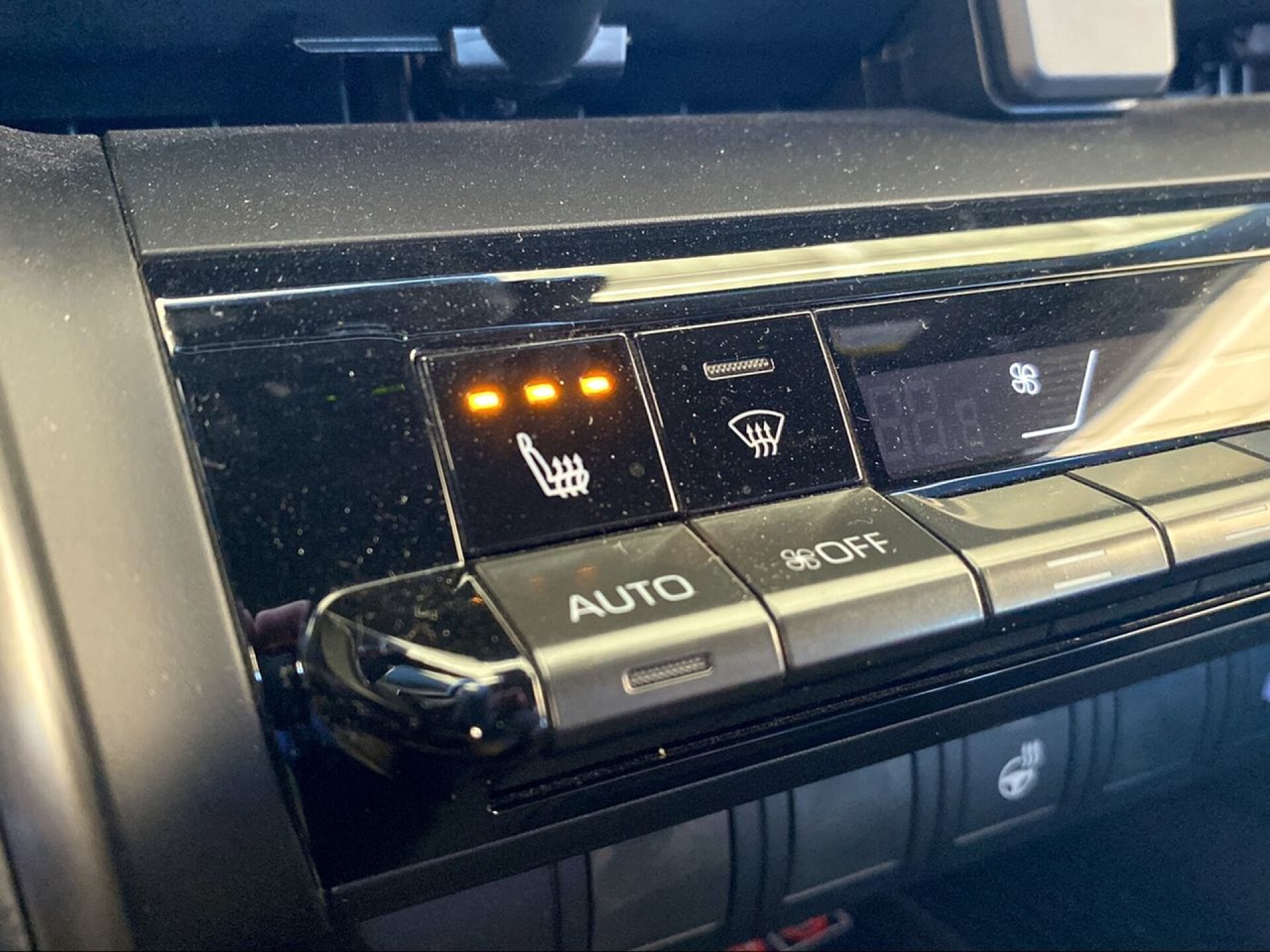 Foto 16 del anuncio Toyota C-HR 2.0 220PH Advance  de Ocasión en Madrid