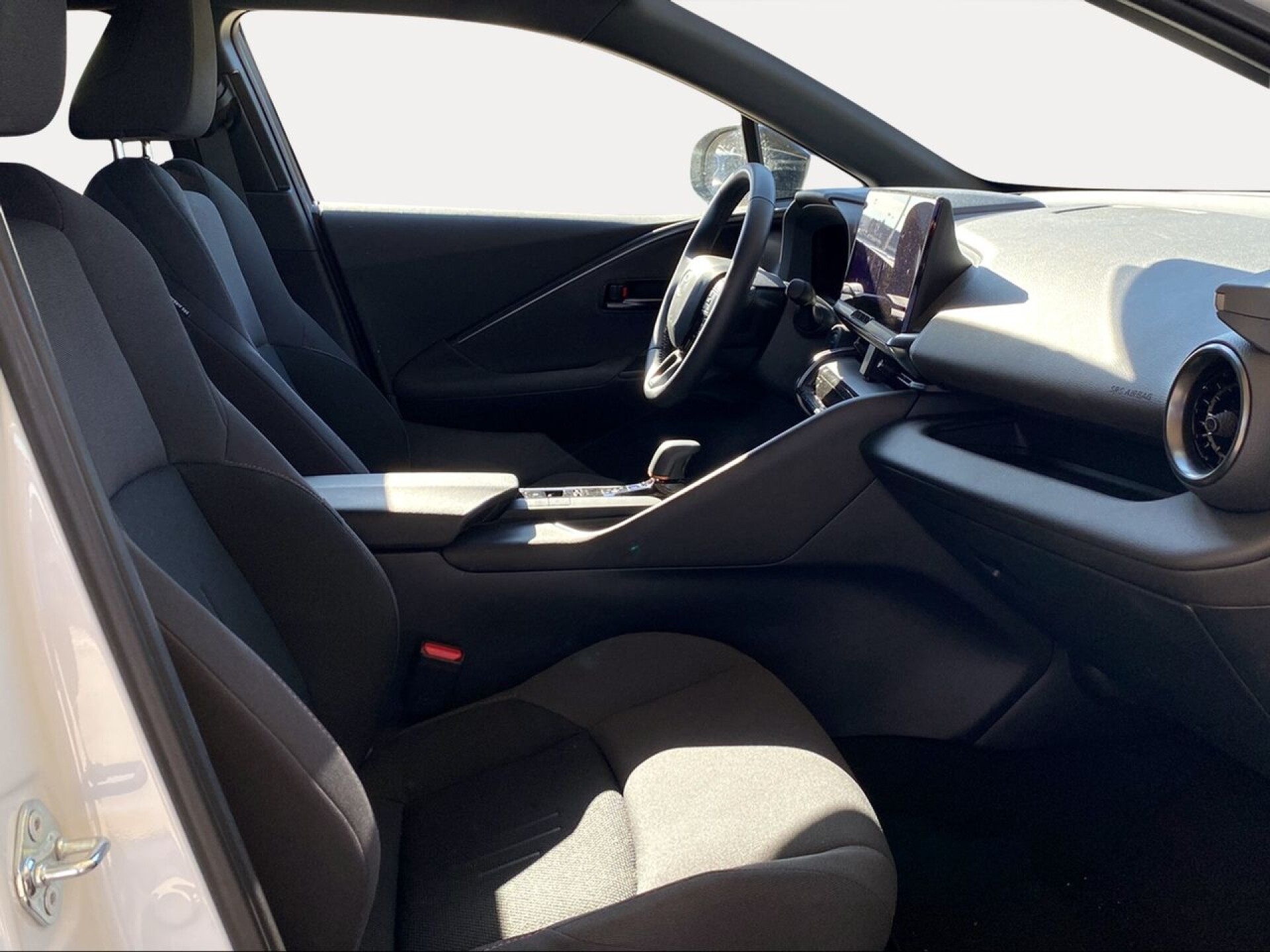 Foto 7 del anuncio Toyota C-HR 2.0 220PH Advance  de Ocasión en Madrid