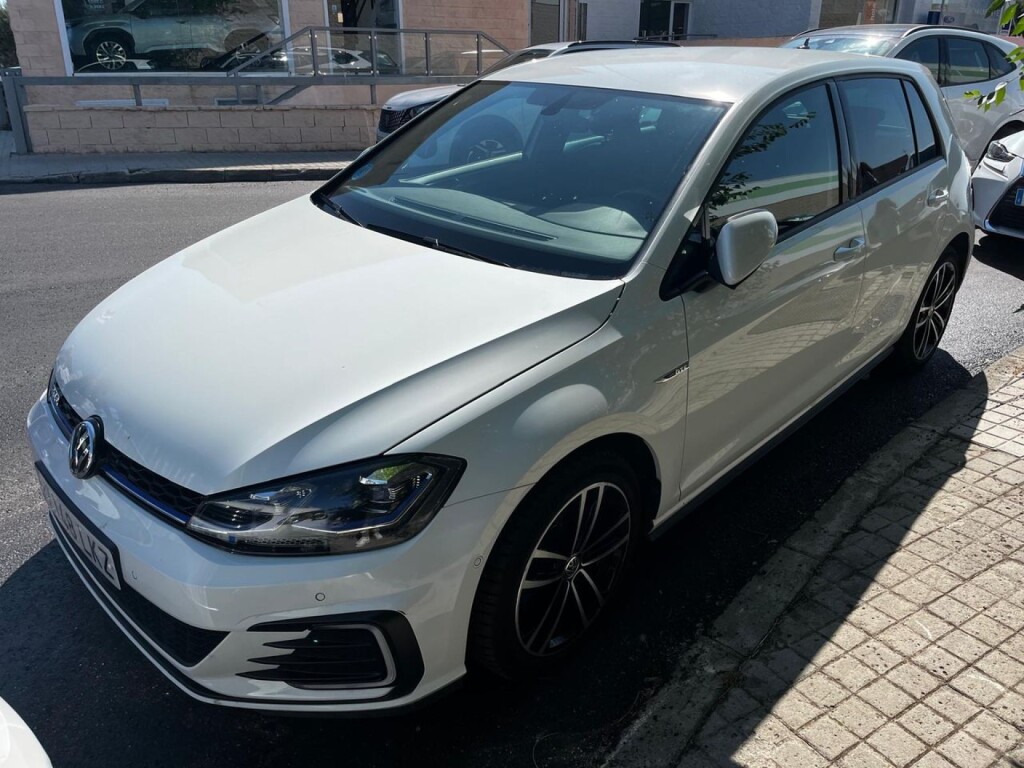 Foto impresión del anuncio Volkswagen Golf GTE 1.4 TSI e-Power 150kW (204CV) DSG  de Ocasión en Madrid