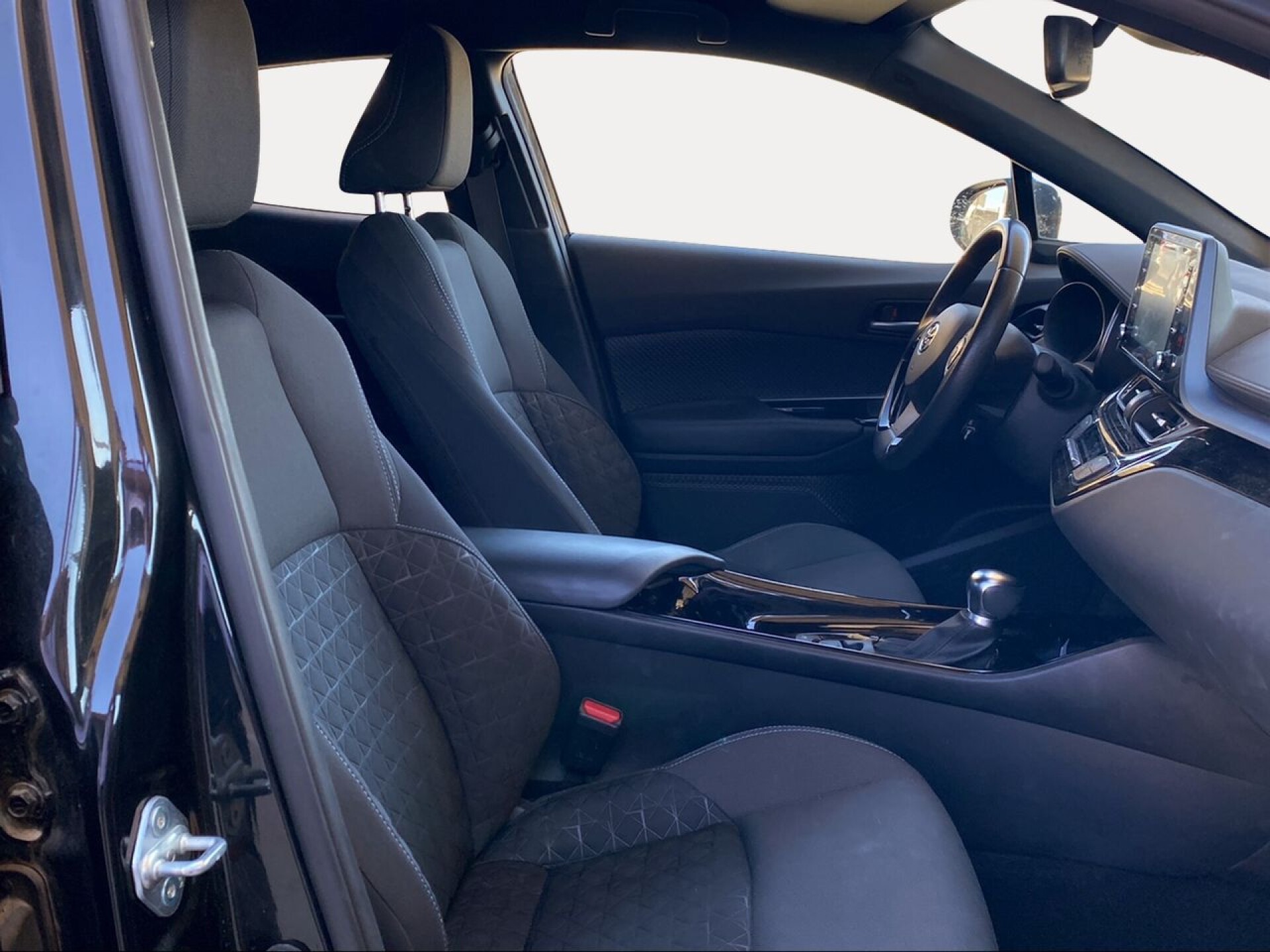 Foto 7 del anuncio Toyota C-HR 2.0 180H Advance  de Ocasión en Madrid