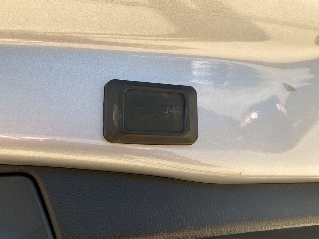 Foto 17 del anuncio Toyota Rav4 2.5l 220H Advance  de Ocasión en Madrid